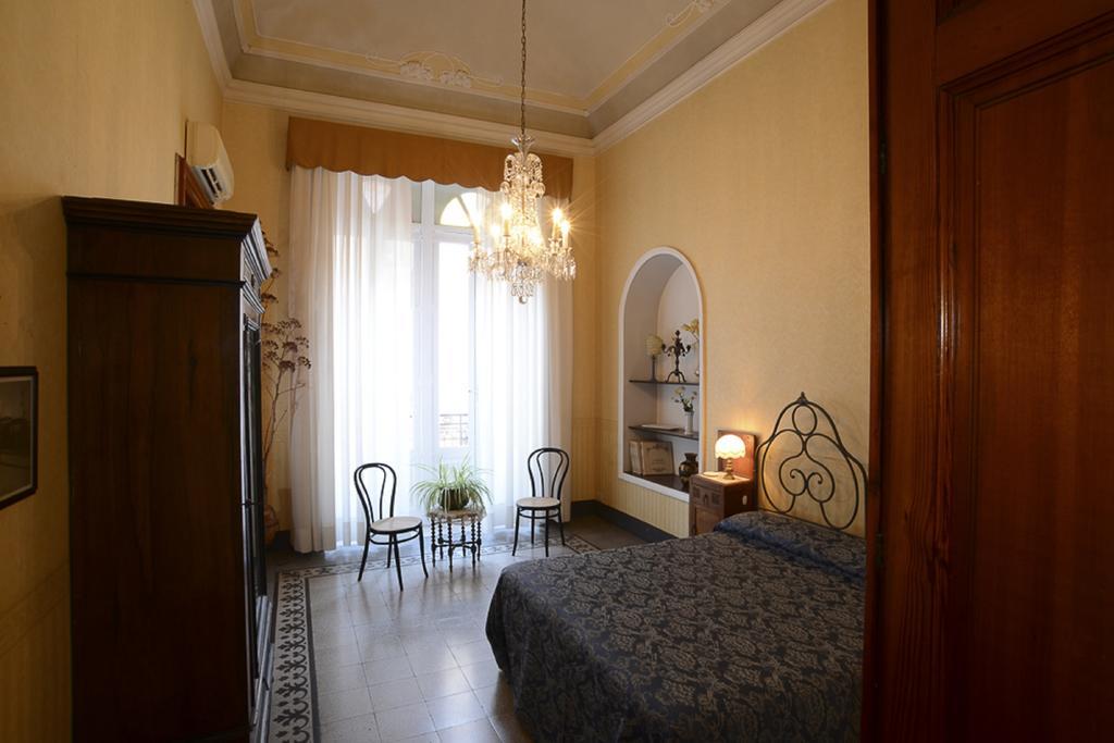 Suites In Sicily อาชิเรอาเล ภายนอก รูปภาพ