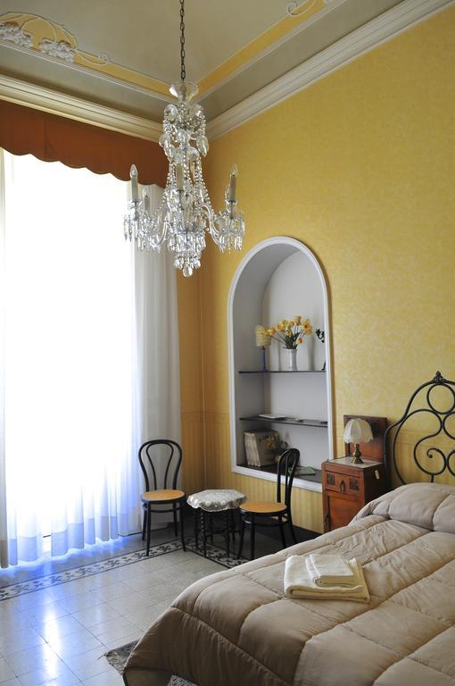 Suites In Sicily อาชิเรอาเล ภายนอก รูปภาพ