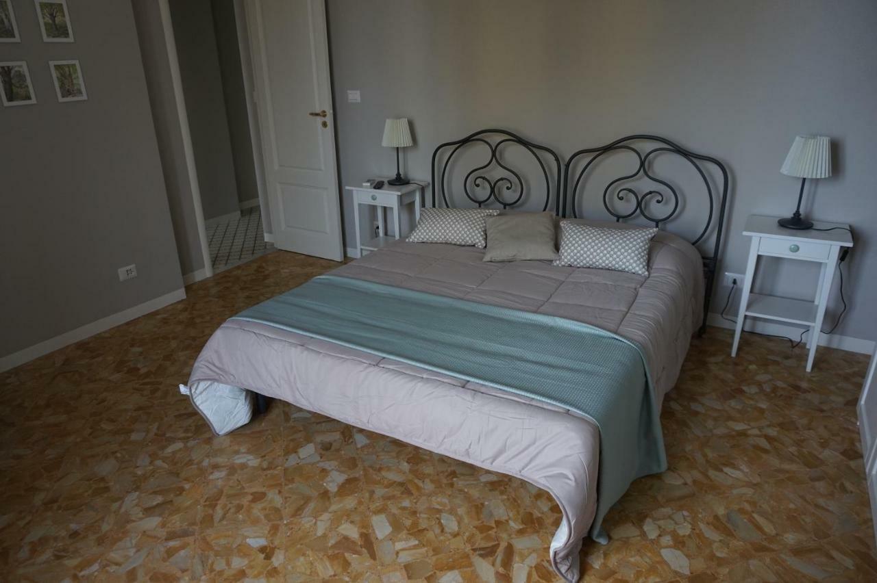 Suites In Sicily อาชิเรอาเล ภายนอก รูปภาพ